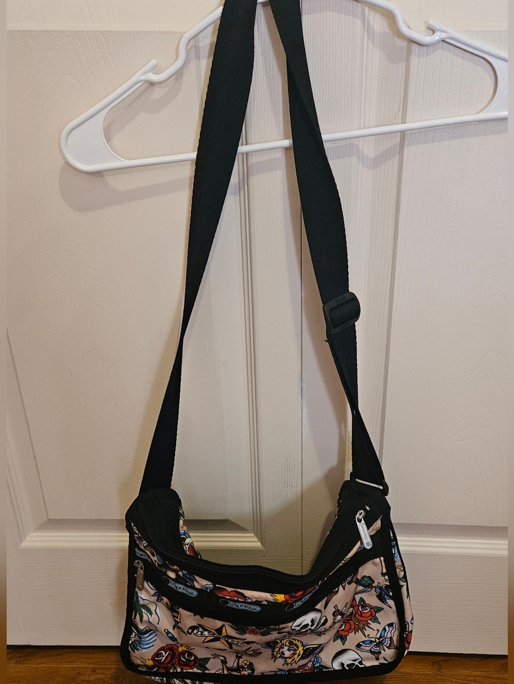 Lesportsac Aloha Pirates Nylon Bag, RARE - Picture 6 of 16